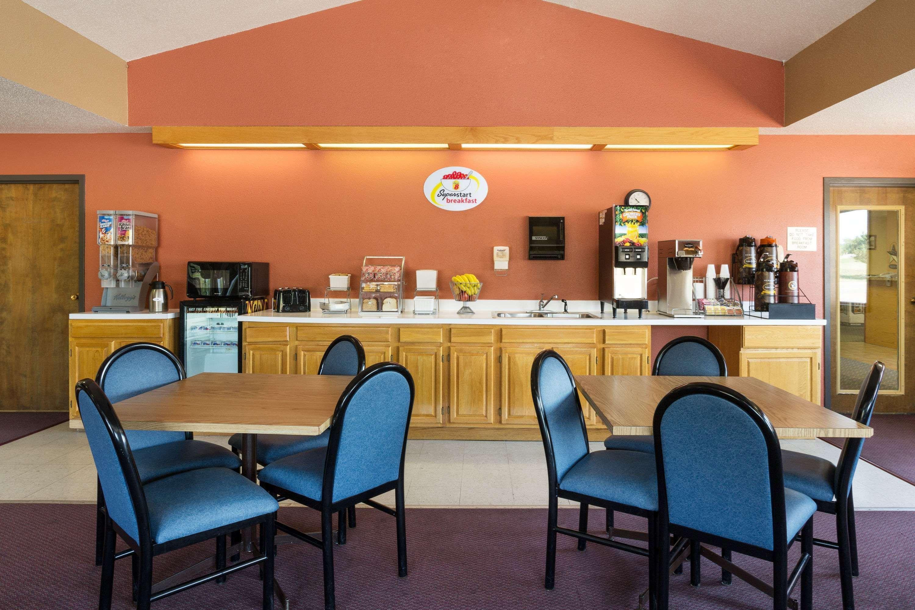 Motel Super 8 By Wyndham Hot Springs Extérieur photo